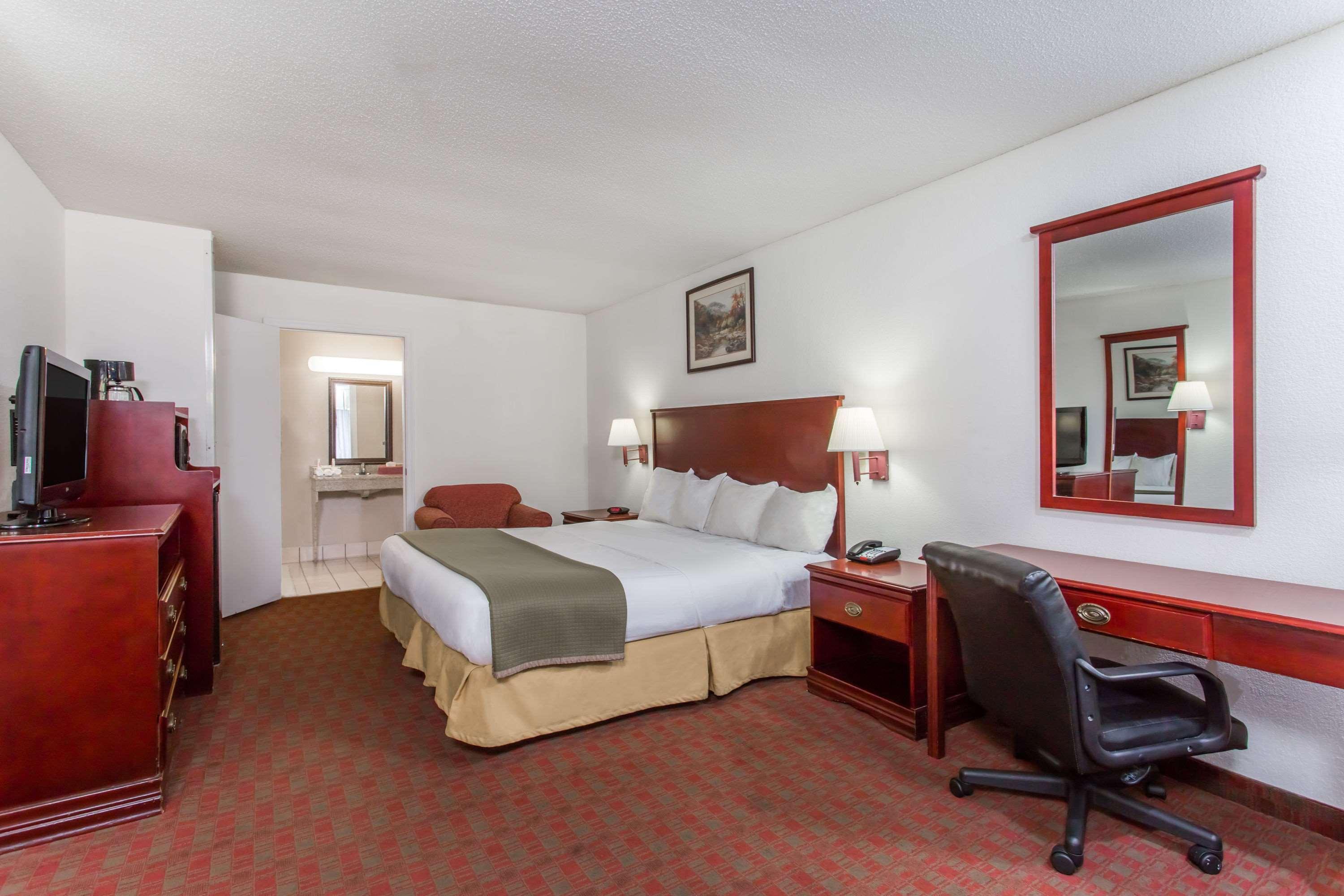 Baymont Inn & Suites Manning Buitenkant foto