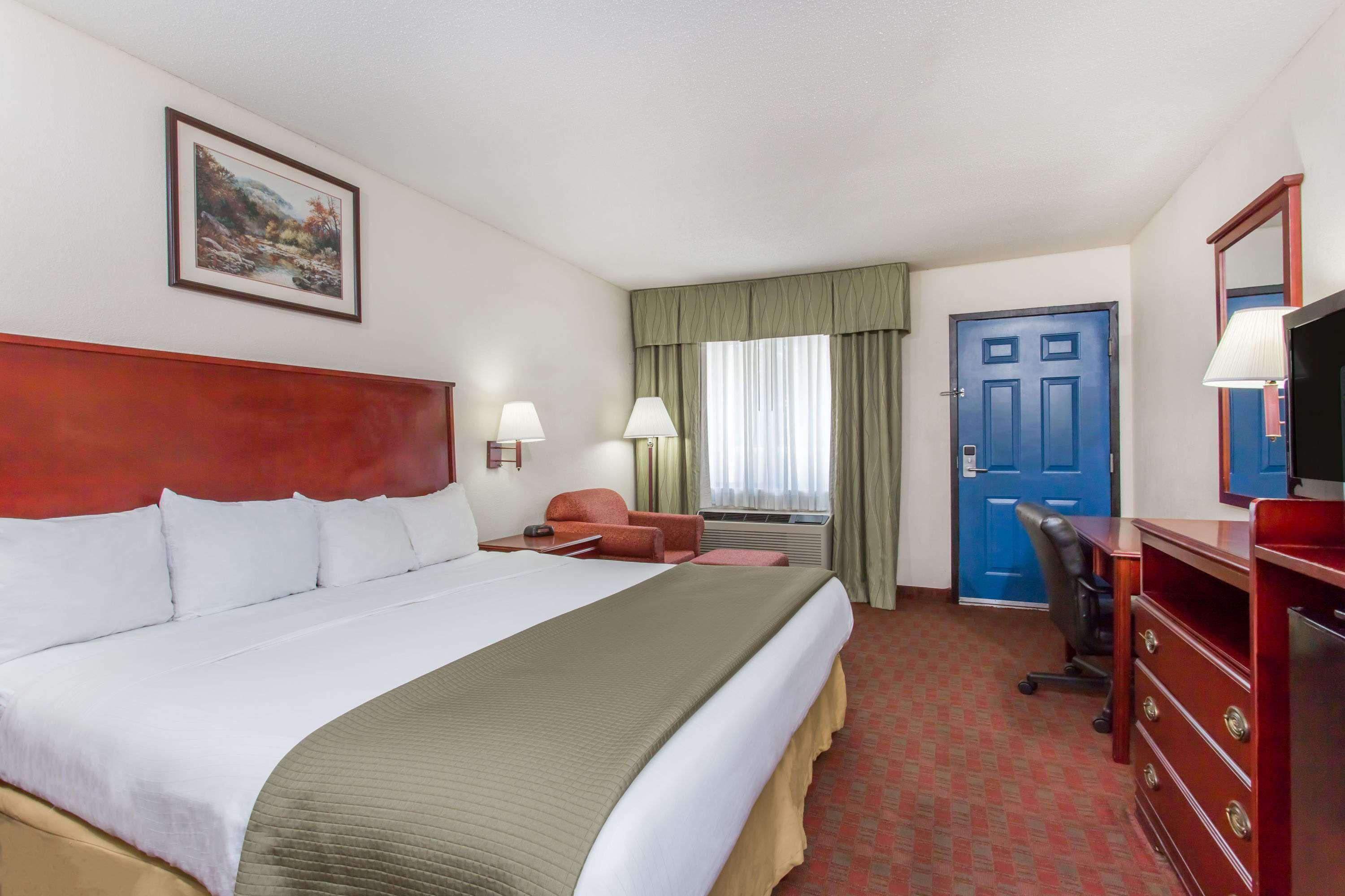 Baymont Inn & Suites Manning Buitenkant foto