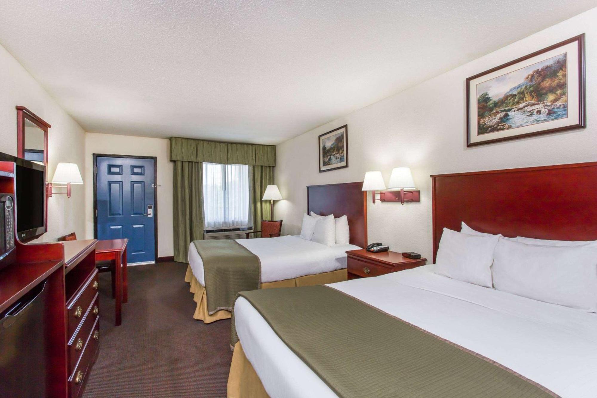 Baymont Inn & Suites Manning Buitenkant foto